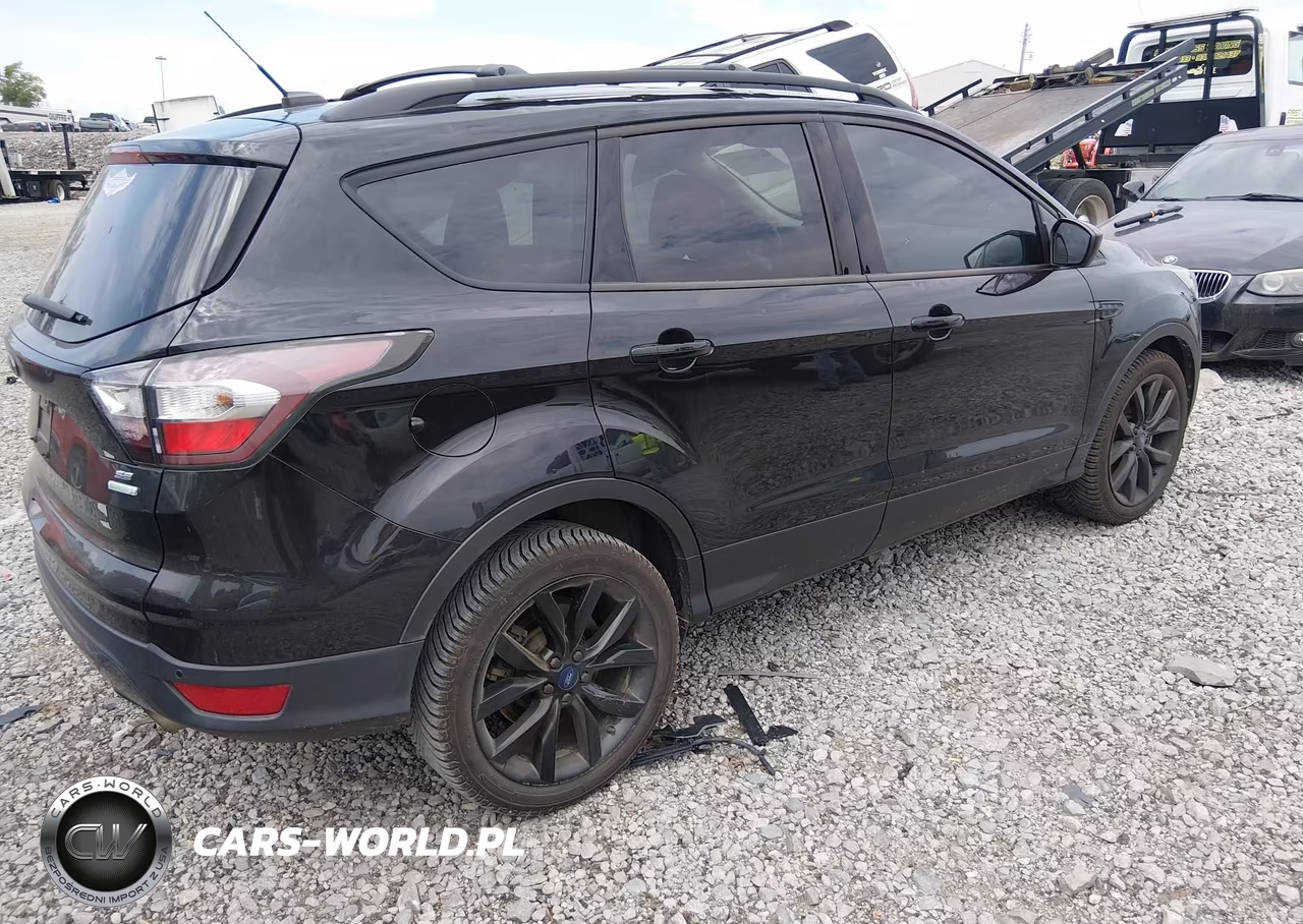 2017 Ford Escape Se VIN:1FMCU0G93HUA36139 - 4