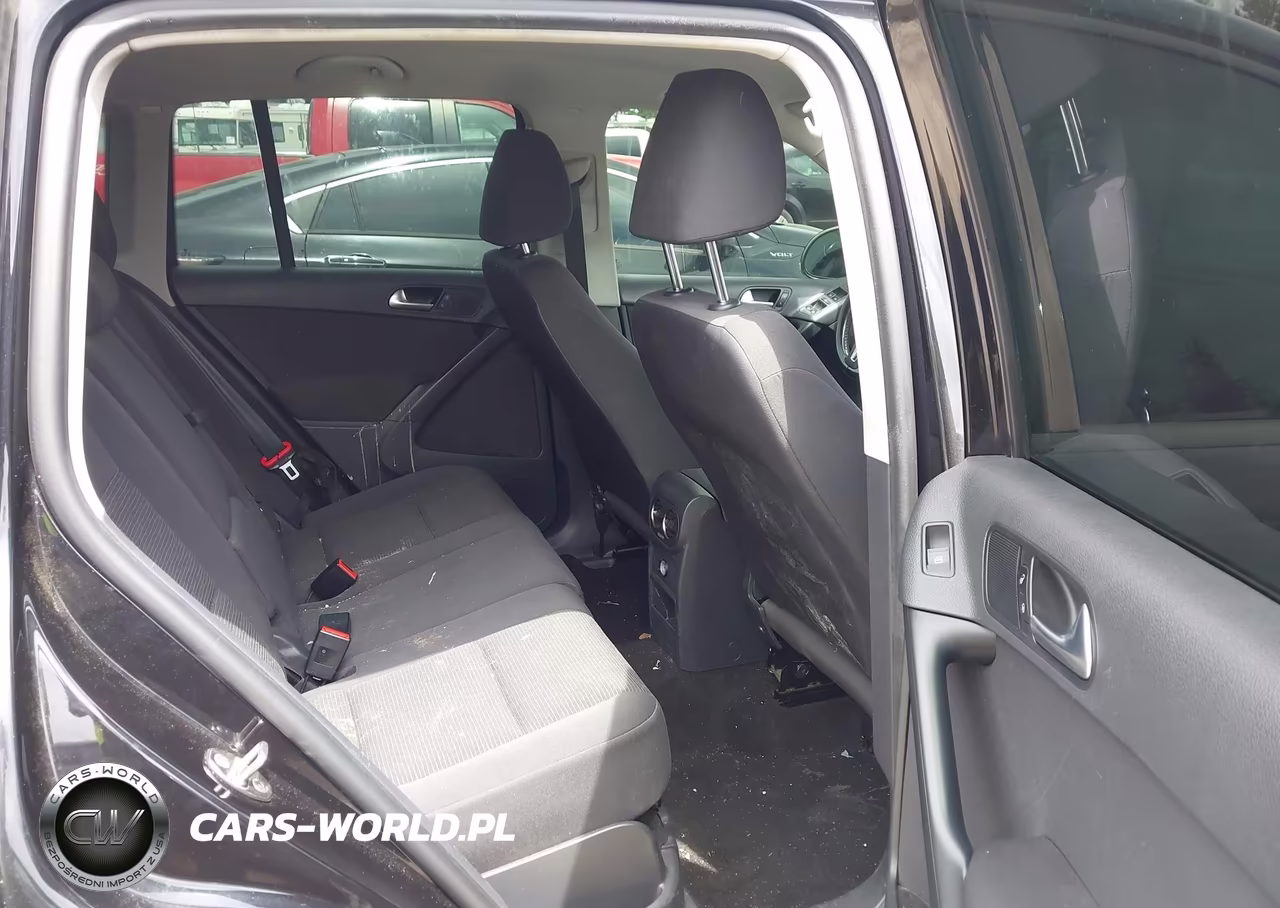 2015 Volkswagen Tiguan S VIN:WVGAV7AX4FW548787 - 8