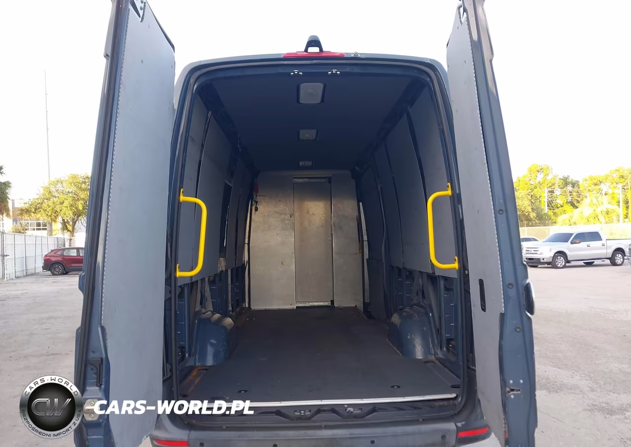 2019 Mercedes-Benz Sprinter 2500 High Roof V6 VIN:WD4PF1CD5KP147173 - 8