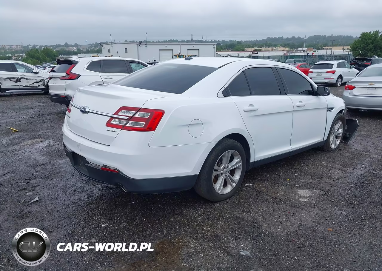 2015 Ford Taurus Se VIN:1FAHP2D88FG188850 - 4
