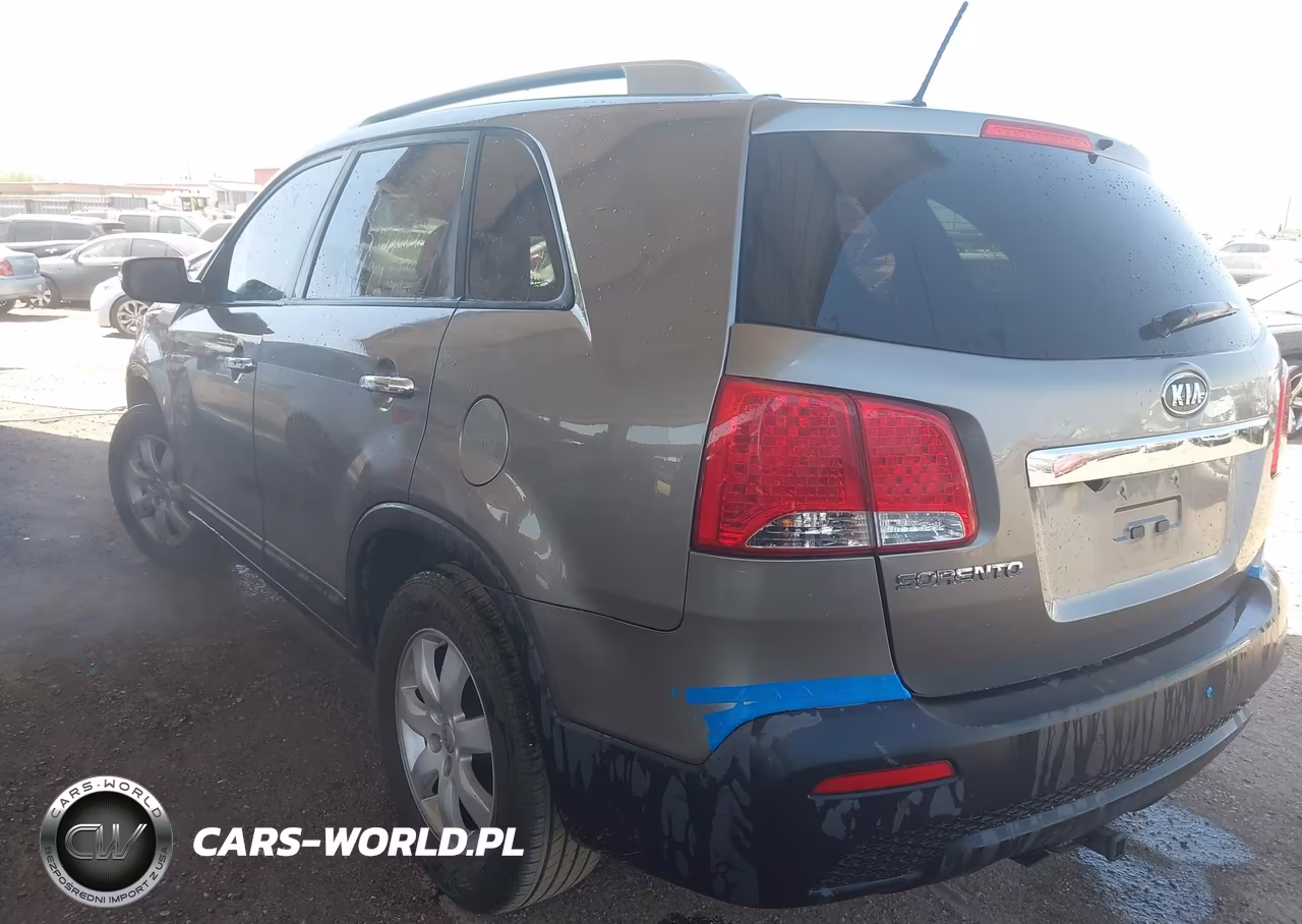 2013 Kia Sorento Lx VIN:5XYKT3A60DG393342 - 3