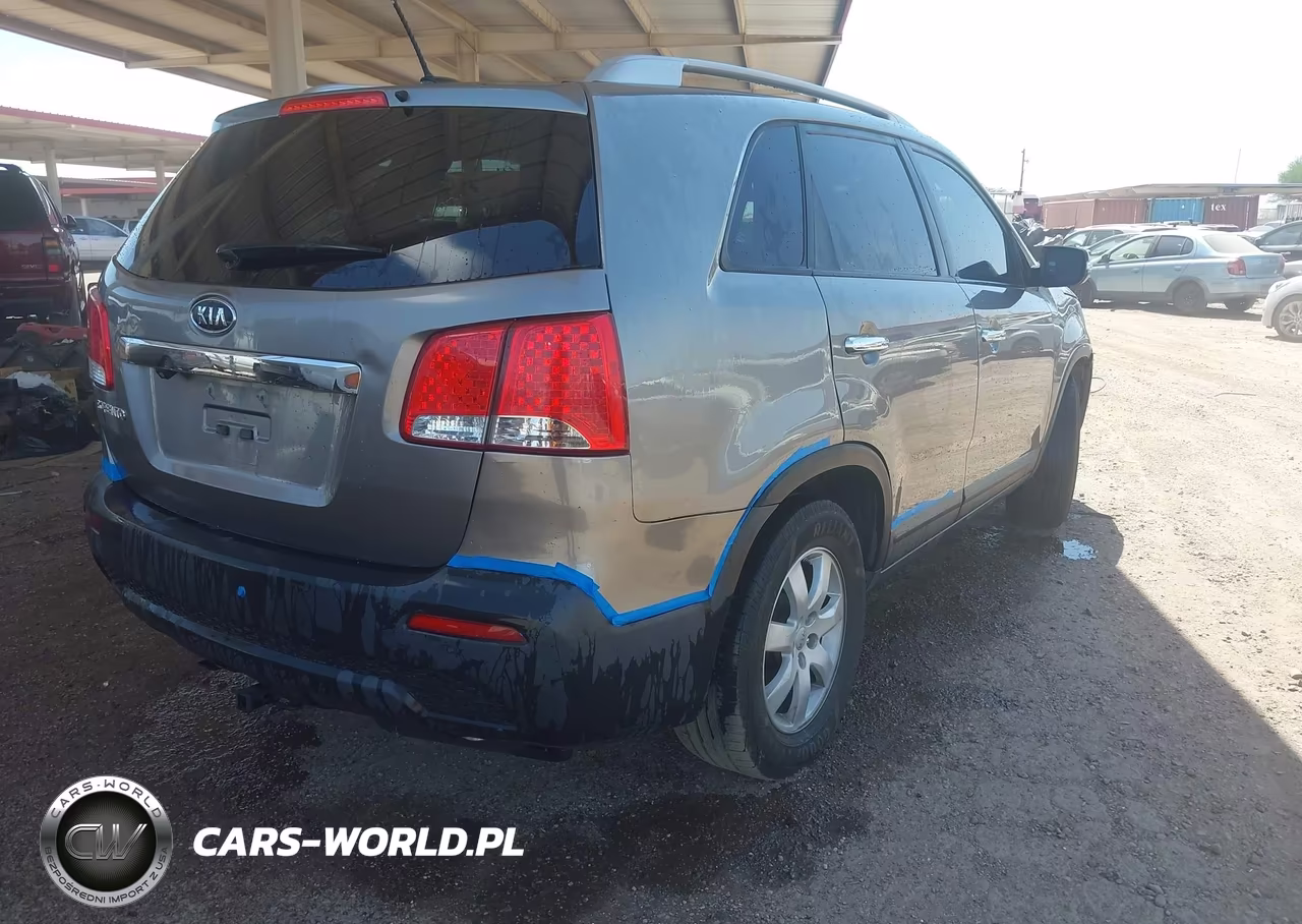 2013 Kia Sorento Lx VIN:5XYKT3A60DG393342 - 4