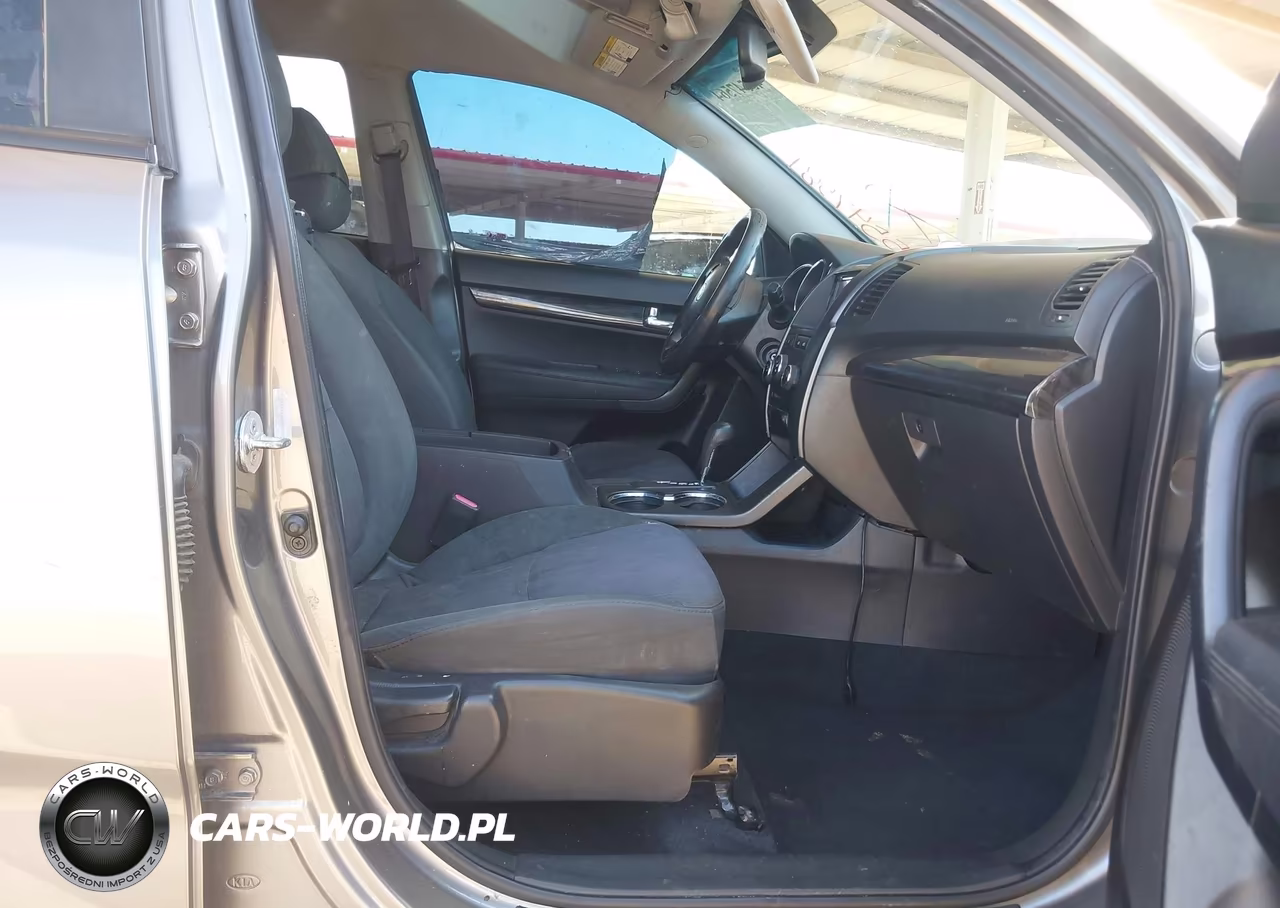 2013 Kia Sorento Lx VIN:5XYKT3A60DG393342 - 5