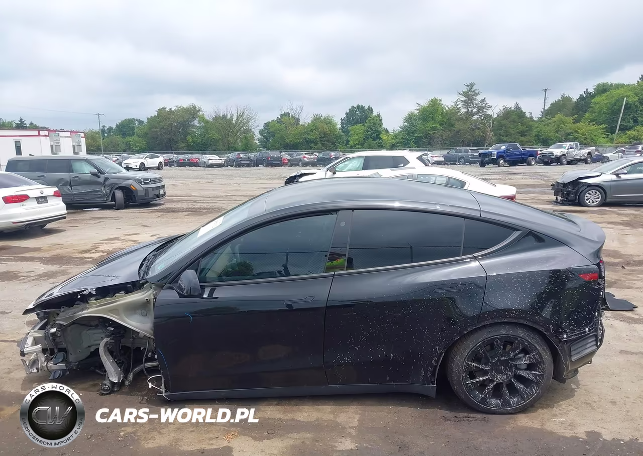 2022 Tesla Model Y Long Range Dual Motor All-Wheel Drive VIN:7SAYGAEE3NF338786 - 13