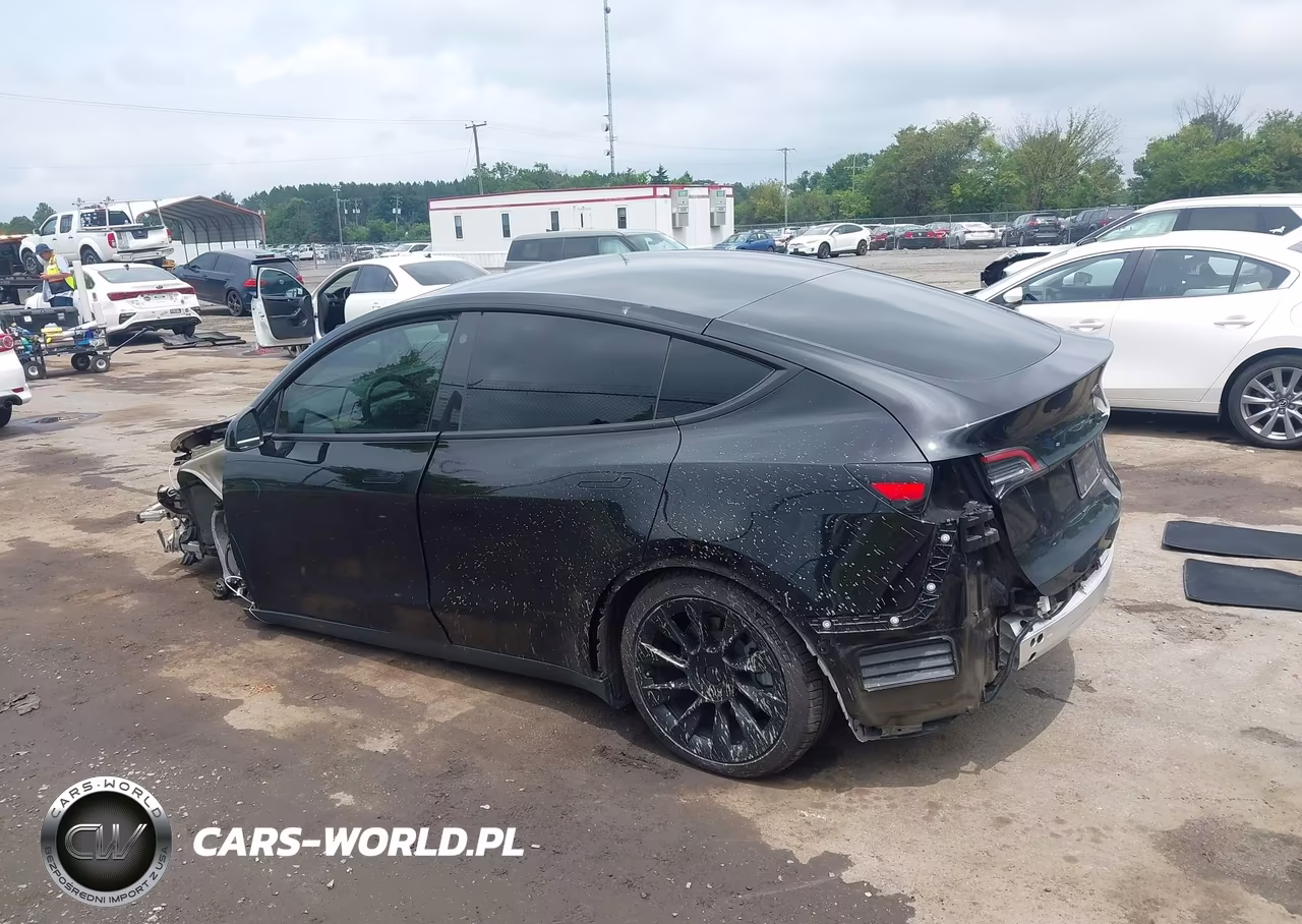 2022 Tesla Model Y Long Range Dual Motor All-Wheel Drive VIN:7SAYGAEE3NF338786 - 3