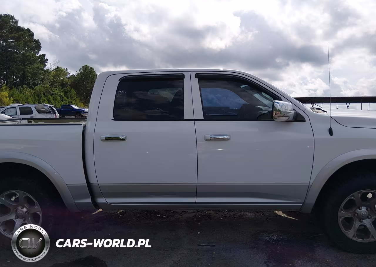 2016 Ram 1500 Laramie VIN:1C6RR7NT8GS342956 - 13
