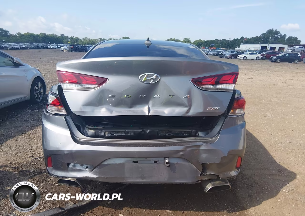 2018 Hyundai Sonata Sport 2.0T VIN:5NPE34AB7JH696042 - 17