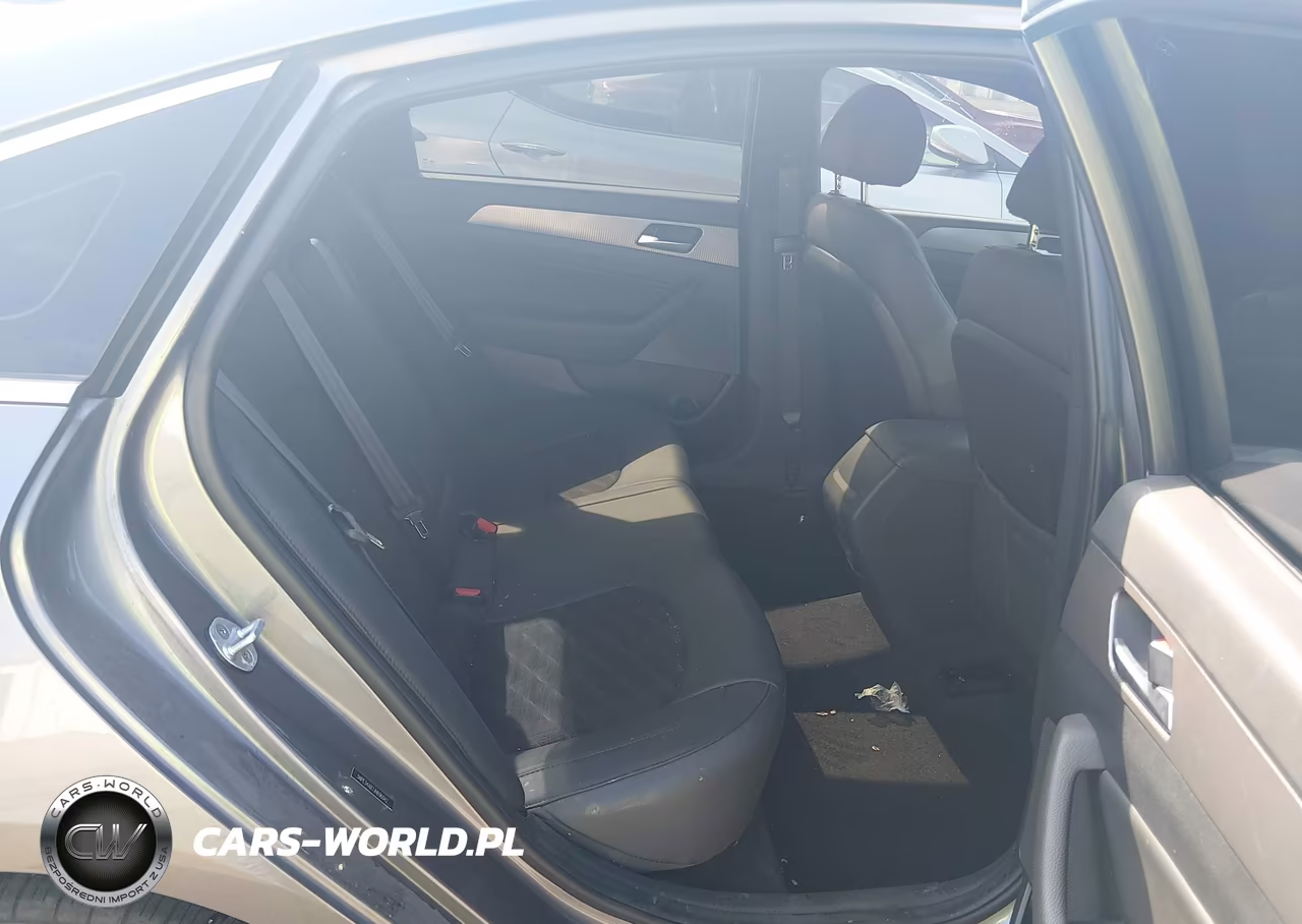 2018 Hyundai Sonata Sport 2.0T VIN:5NPE34AB7JH696042 - 8