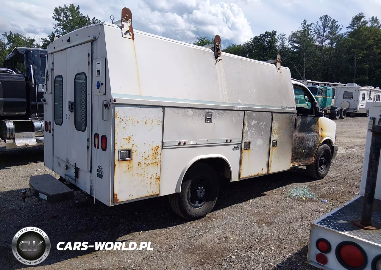 2011 Chevrolet Express Cutaway Work Van VIN:1GB0G2CGXB1145676 - 4