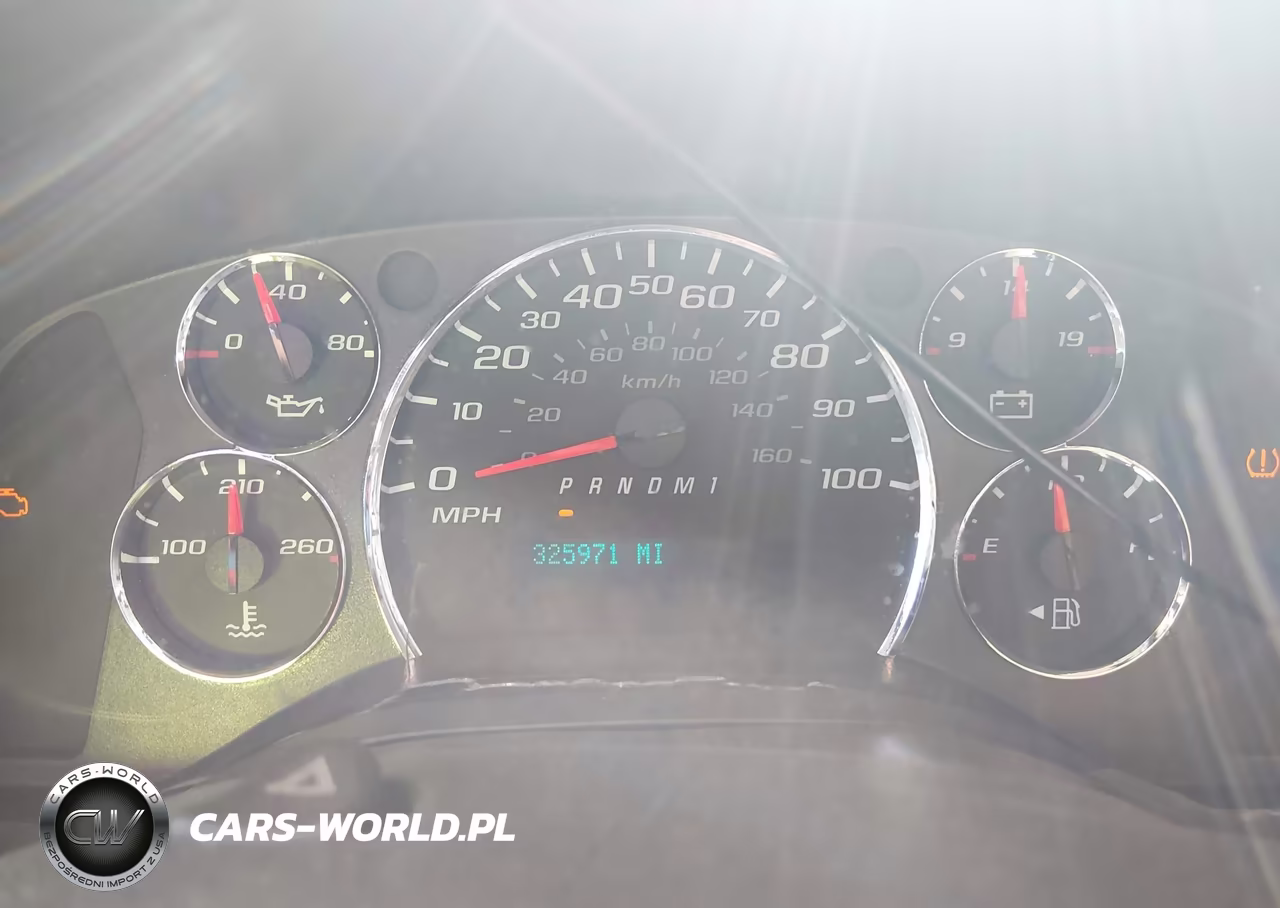 2011 Chevrolet Express Cutaway Work Van VIN:1GB0G2CGXB1145676 - 5