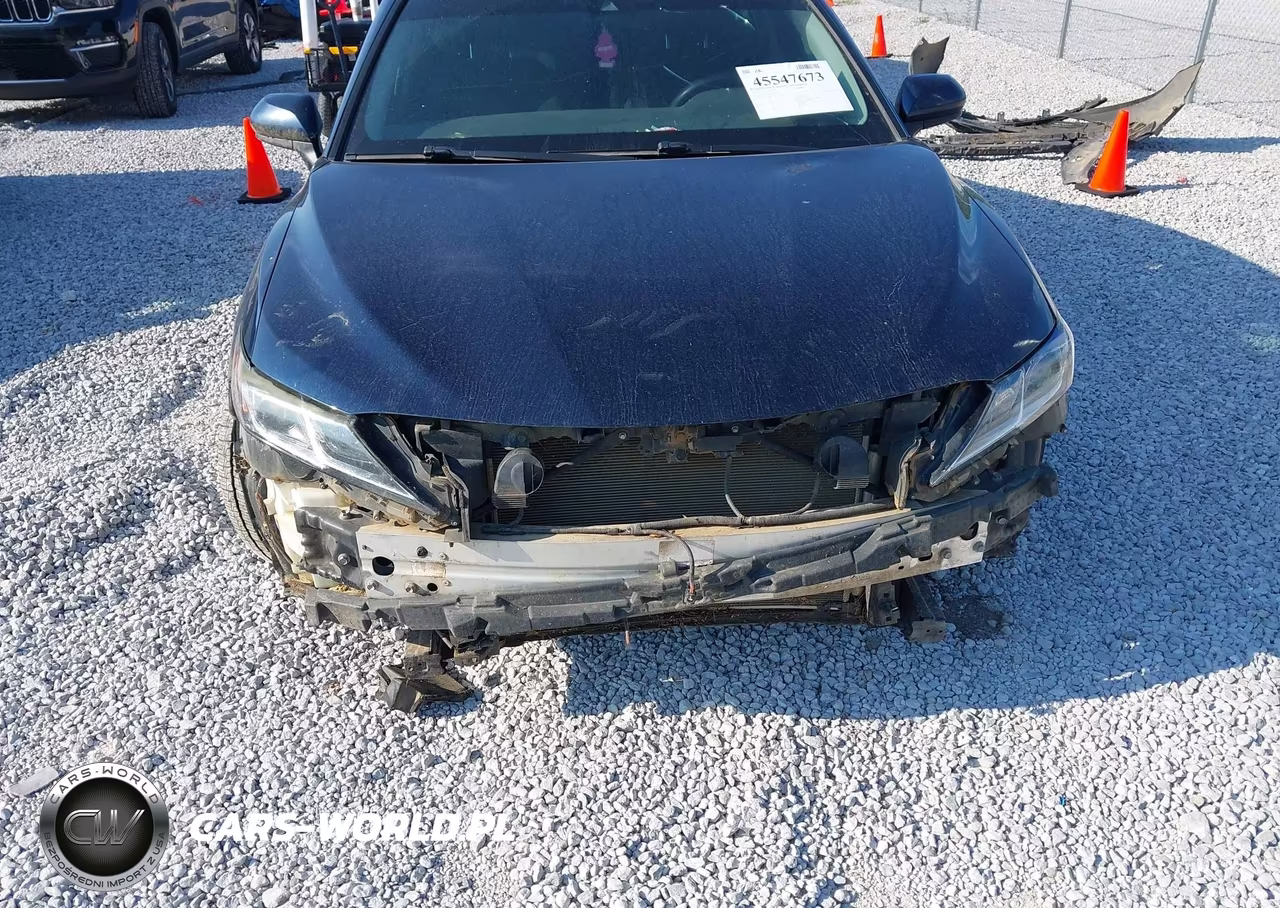 2018 Toyota Camry Le VIN:4T1B11HK7JU632565 - 6