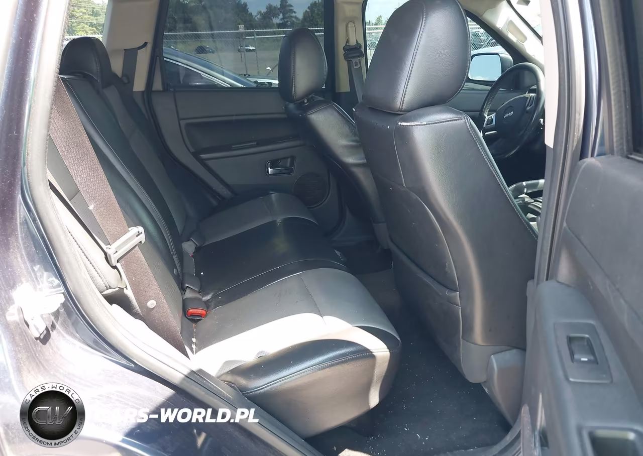 2010 Jeep Grand Cherokee Laredo VIN:1J4PS4GK0AC148005 - 8