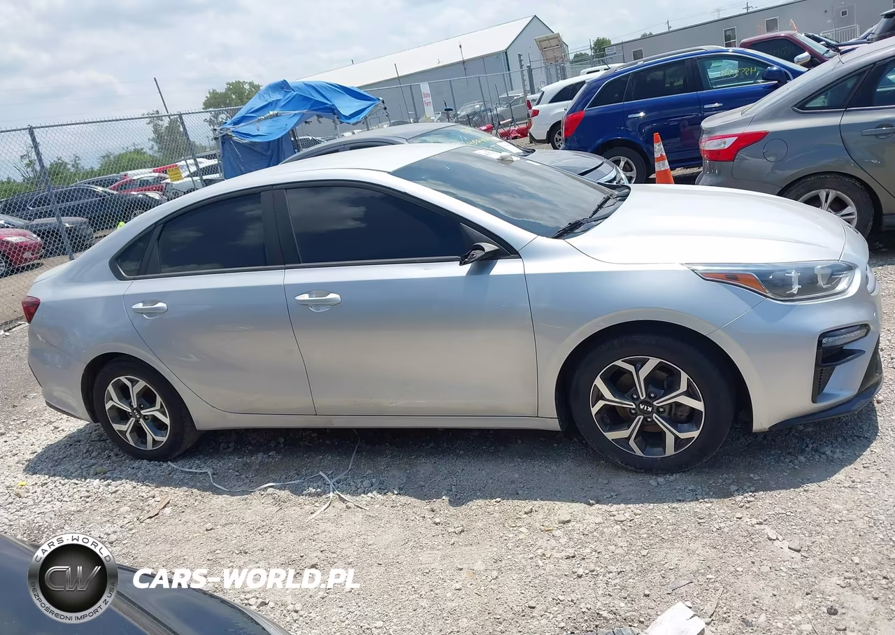2019 Kia Forte Lxs VIN:3KPF24AD9KE046823 - 13