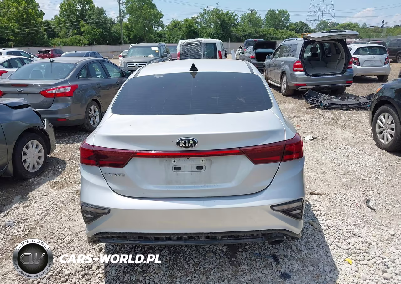 2019 Kia Forte Lxs VIN:3KPF24AD9KE046823 - 16