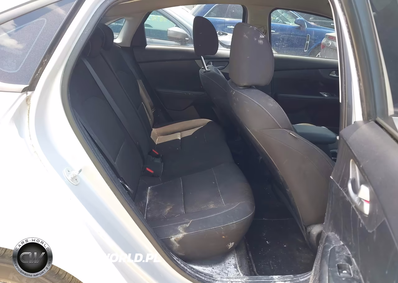 2019 Kia Forte Lxs VIN:3KPF24AD9KE046823 - 8