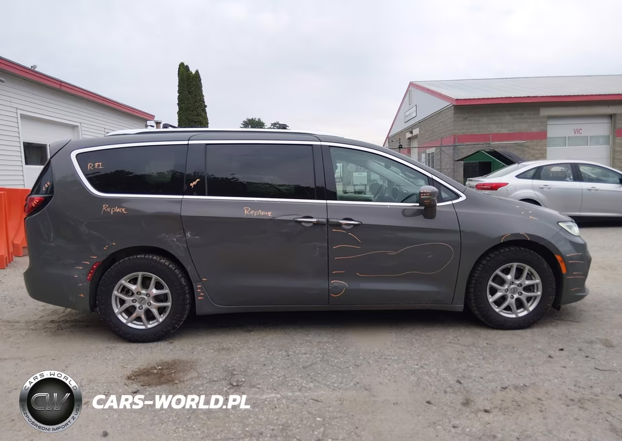 2021 Chrysler Pacifica Touring L VIN:2C4RC1BG5MR547646 - 13