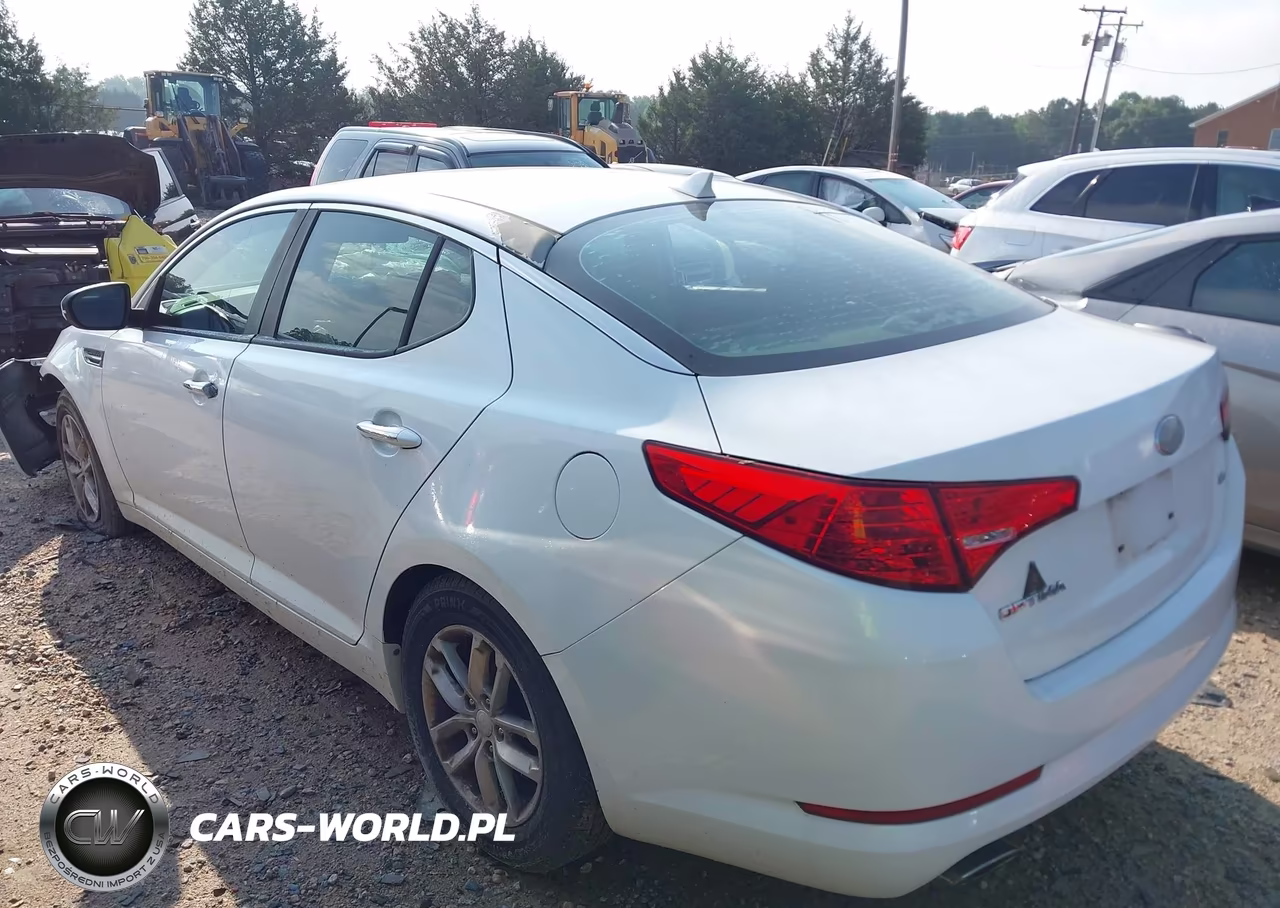 2013 Kia Optima Lx VIN:5XXGM4A74DG196180 - 3