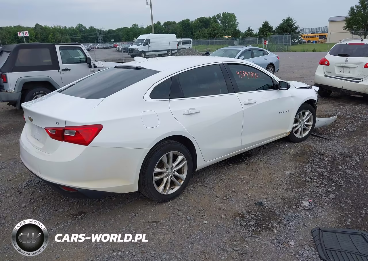 2018 Chevrolet Malibu Lt VIN:1G1ZD5ST2JF139957 - 4