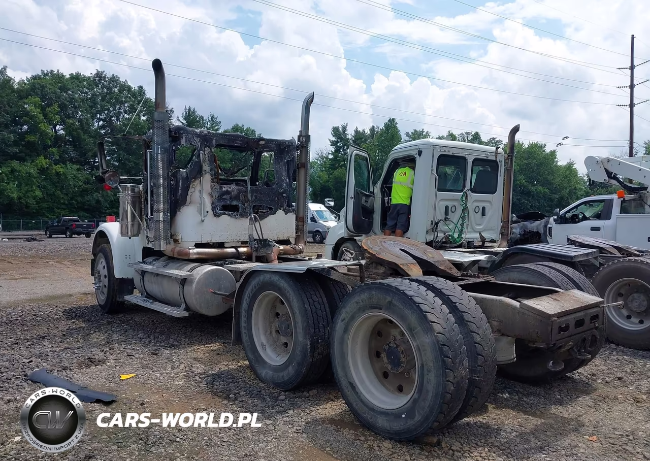 2009 Freightliner Conventional Fld120 VIN:1FUJALCVX9DAJ5195 - 3