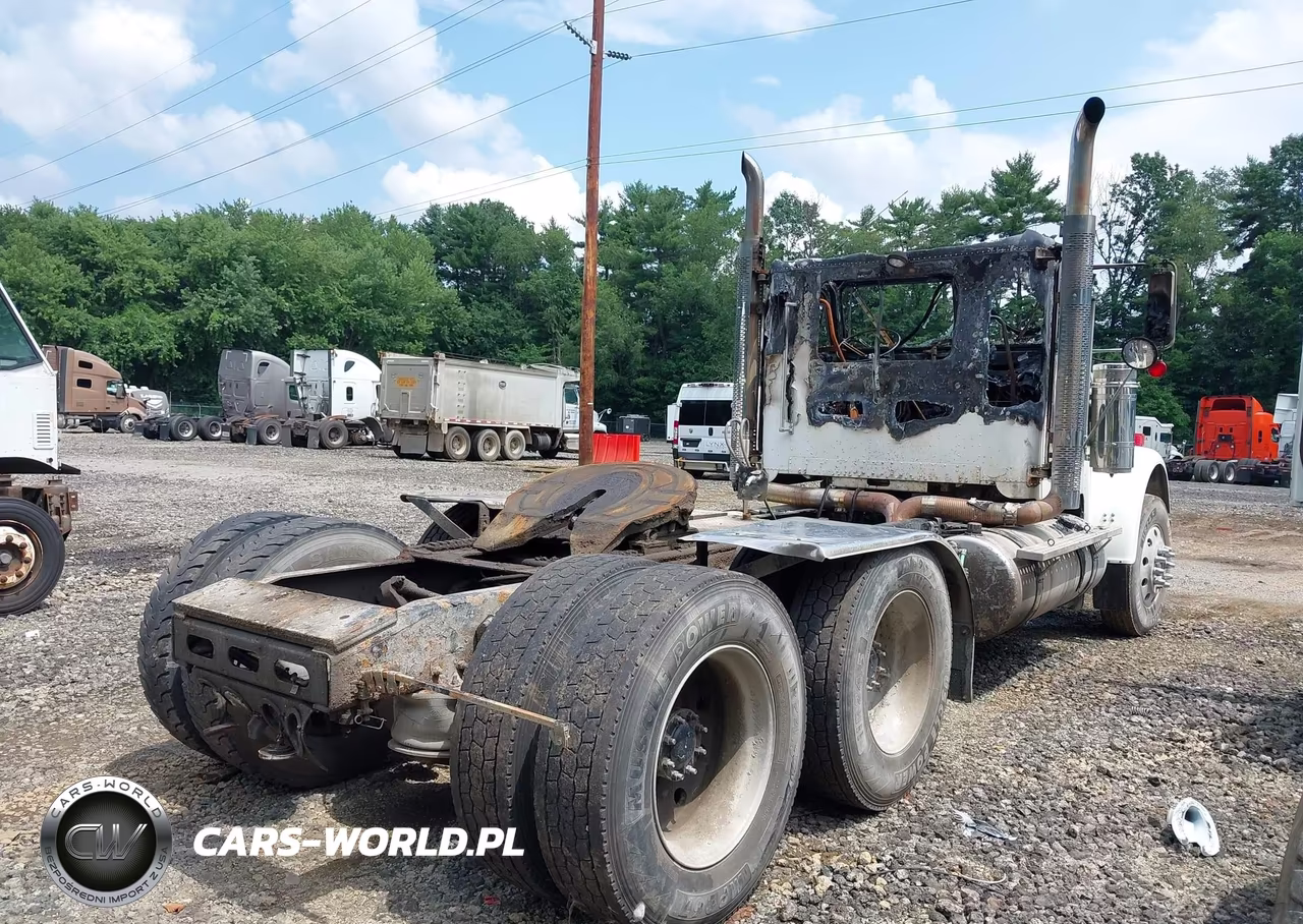 2009 Freightliner Conventional Fld120 VIN:1FUJALCVX9DAJ5195 - 4