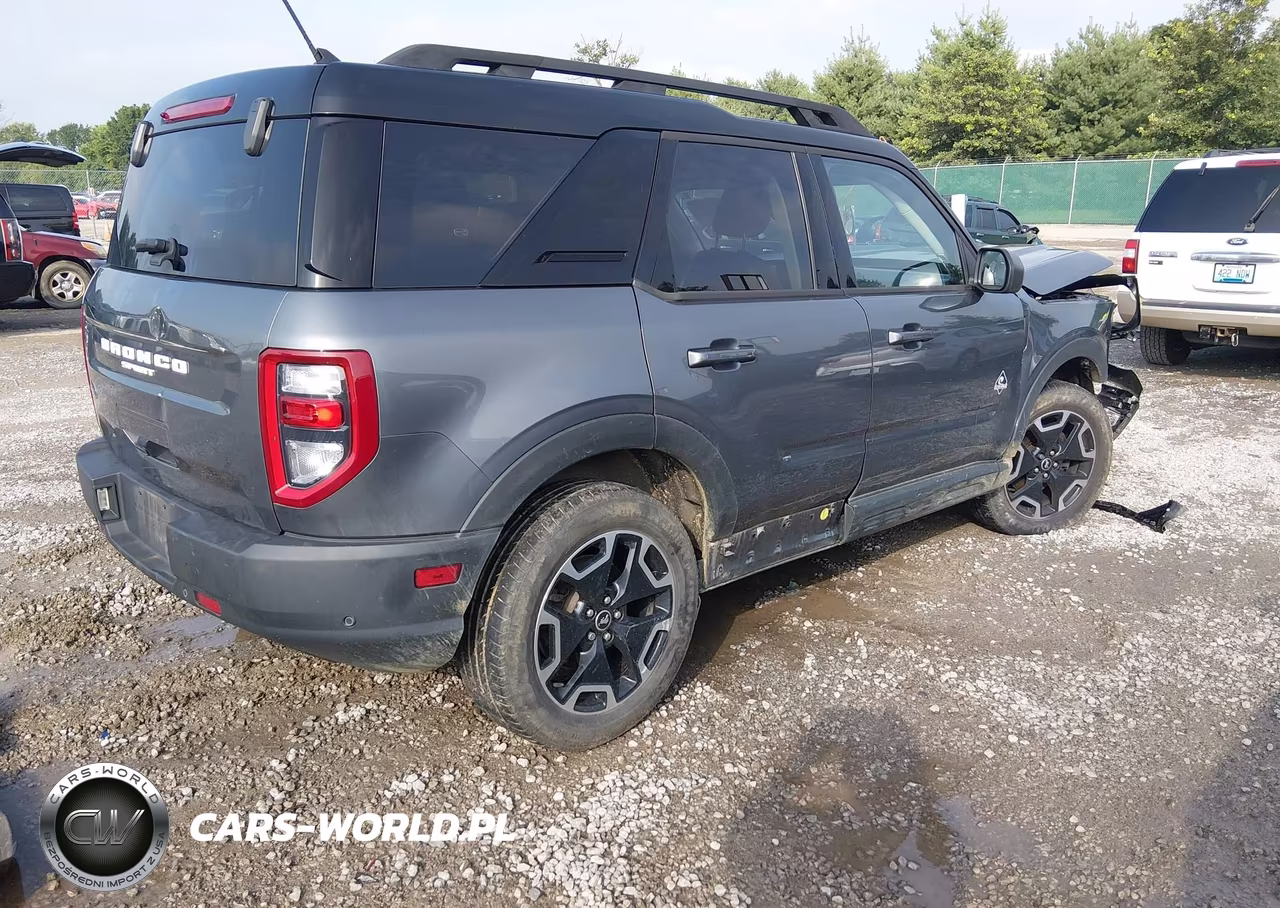 2022 Ford Bronco Sport Outer Banks VIN:3FMCR9C63NRD55979 - 4