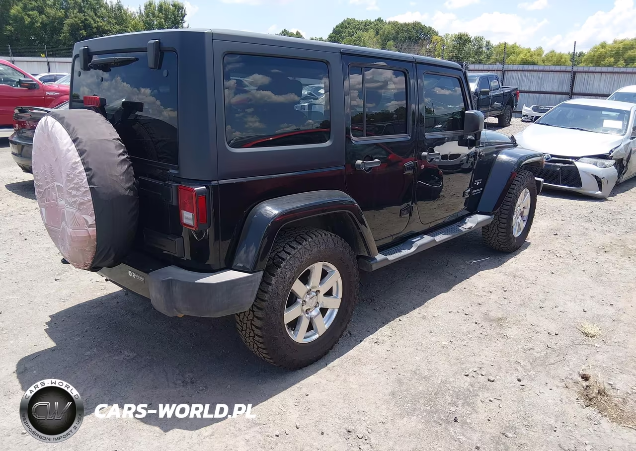 2016 Jeep Wrangler Unlimited Sahara VIN:1C4BJWEG0GL248241 - 4