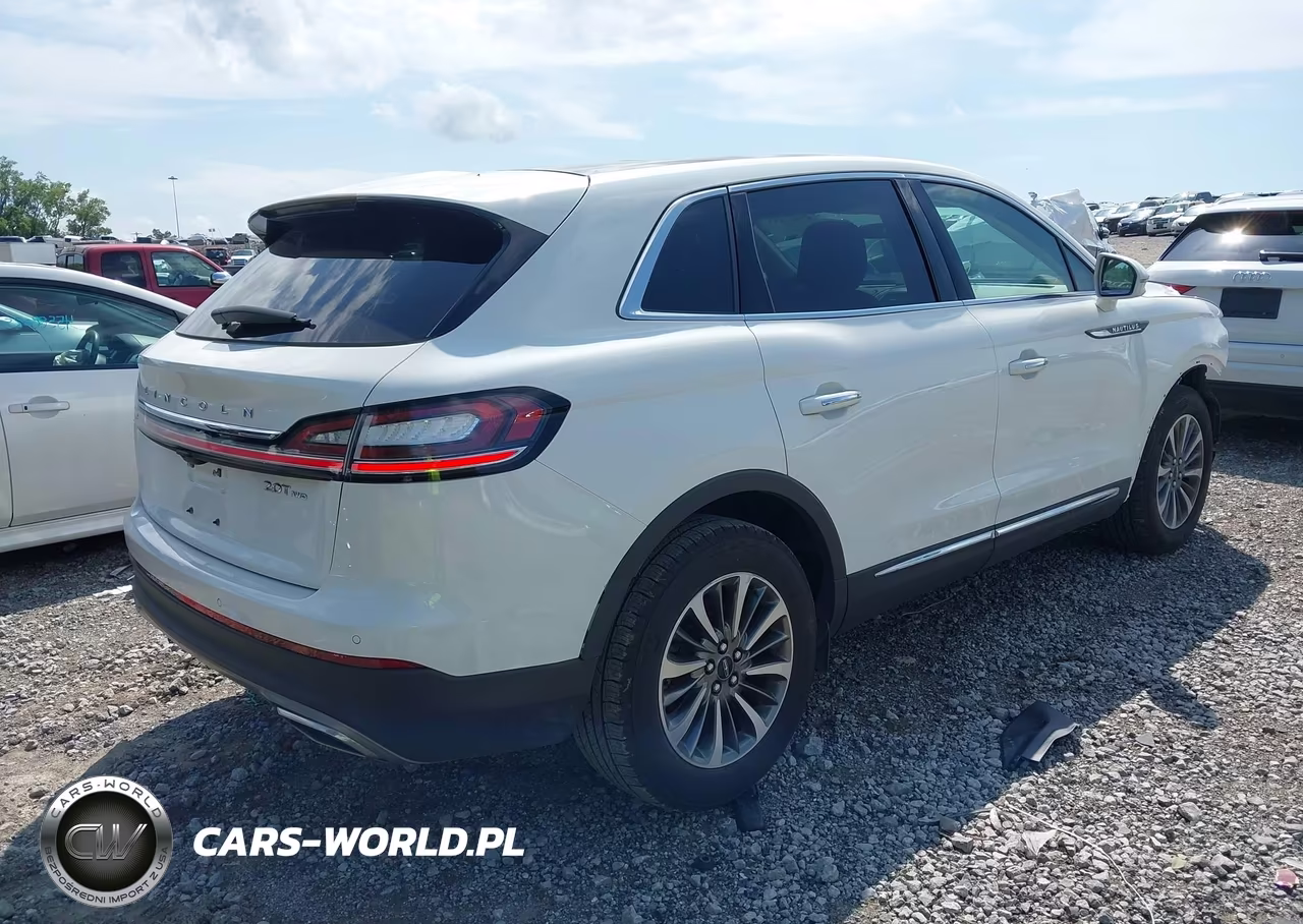 2020 Lincoln Nautilus Reserve VIN:2LMPJ8K91LBL27421 - 4