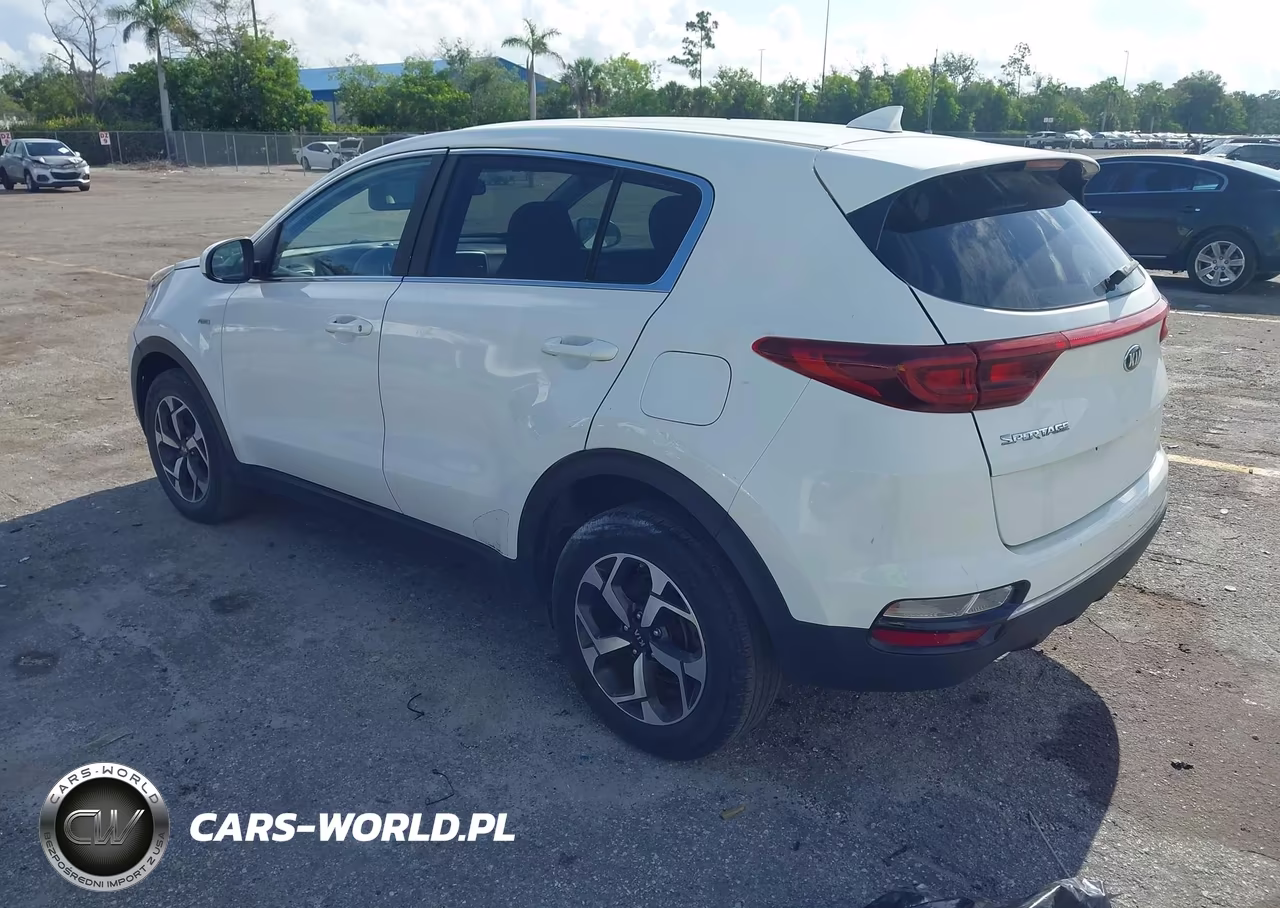 2020 Kia Sportage Lx VIN:KNDPMCAC9L7699024 - 3