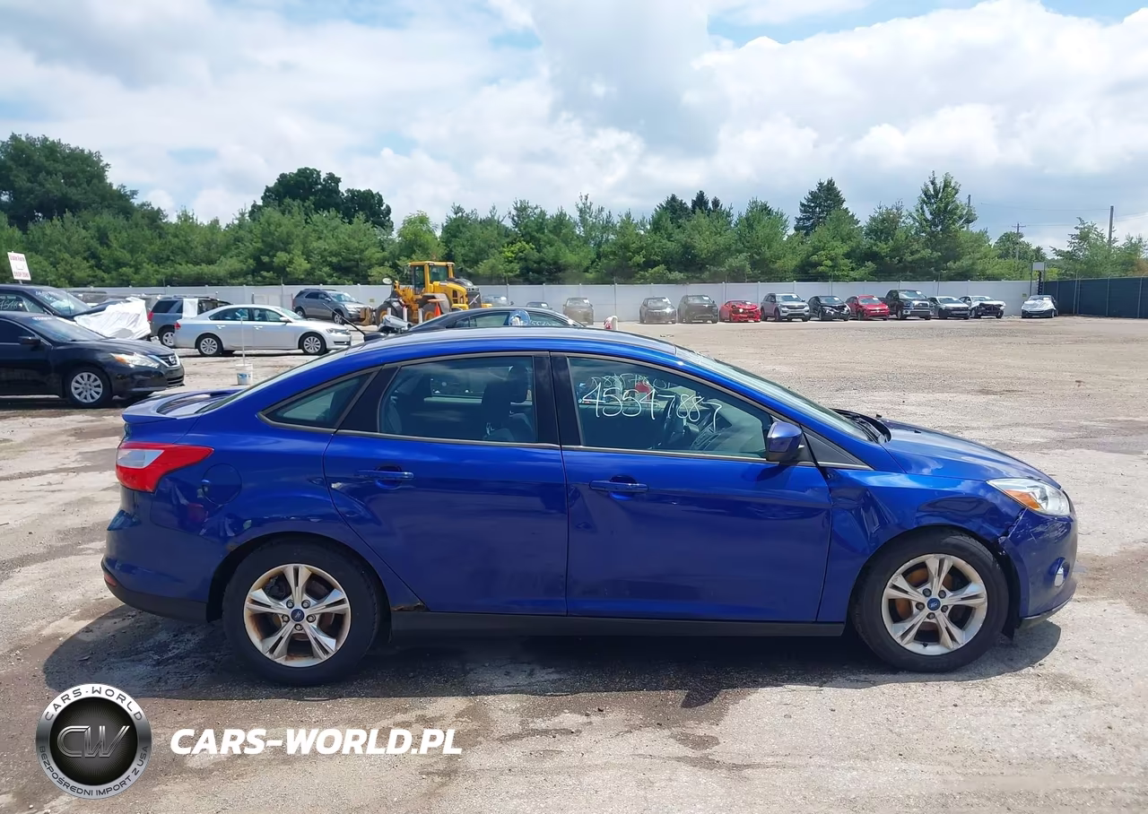 2012 Ford Focus Se VIN:1FAHP3F2XCL381678 - 13