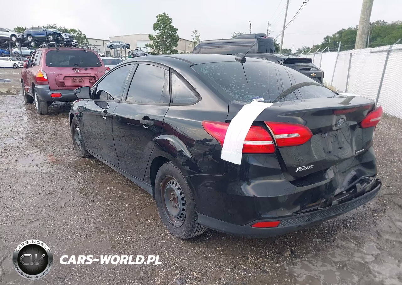 2016 Ford Focus S VIN:1FADP3E26GL250057 - 3