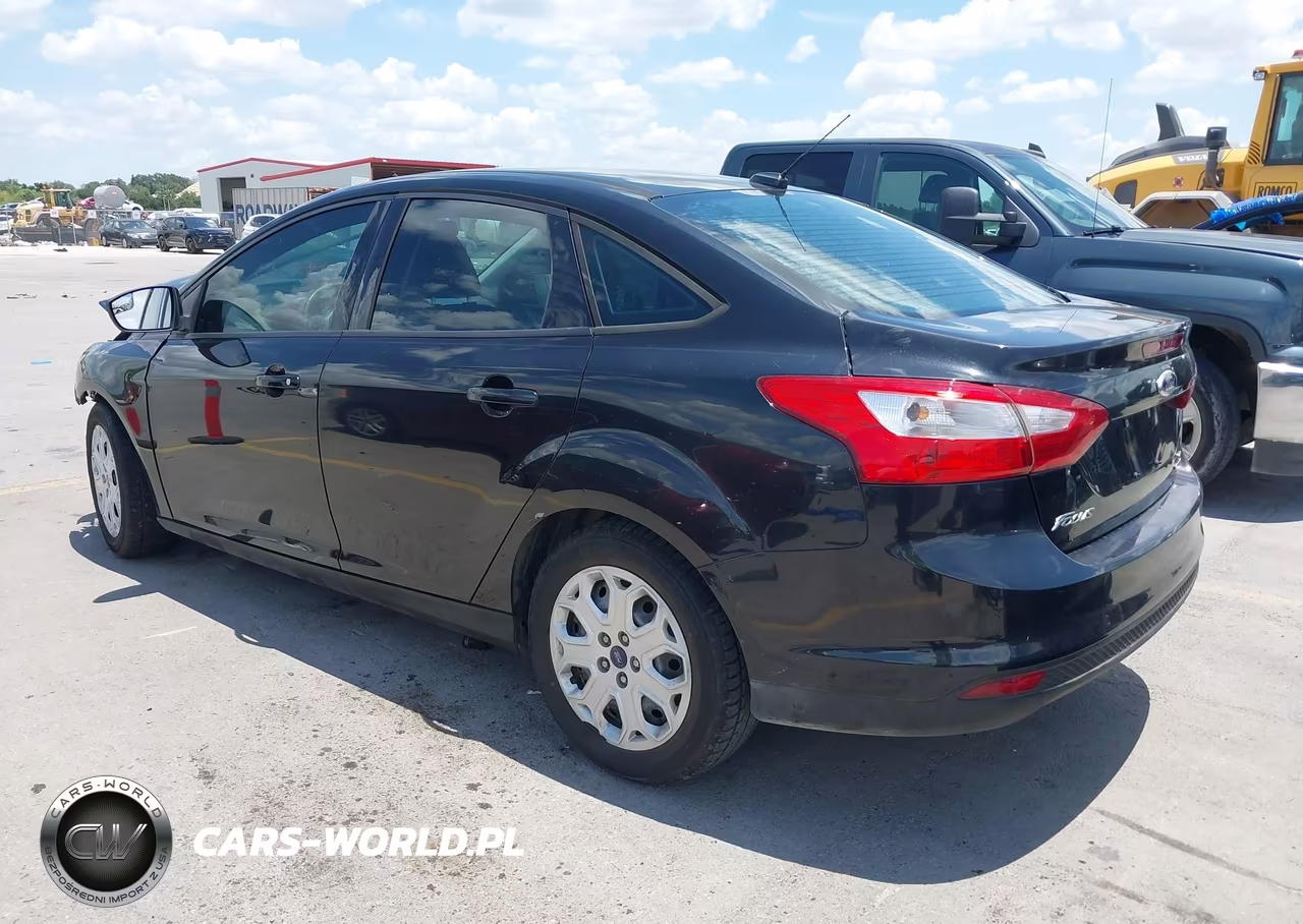 2012 Ford Focus Se VIN:1FAHP3F2XCL435237 - 3