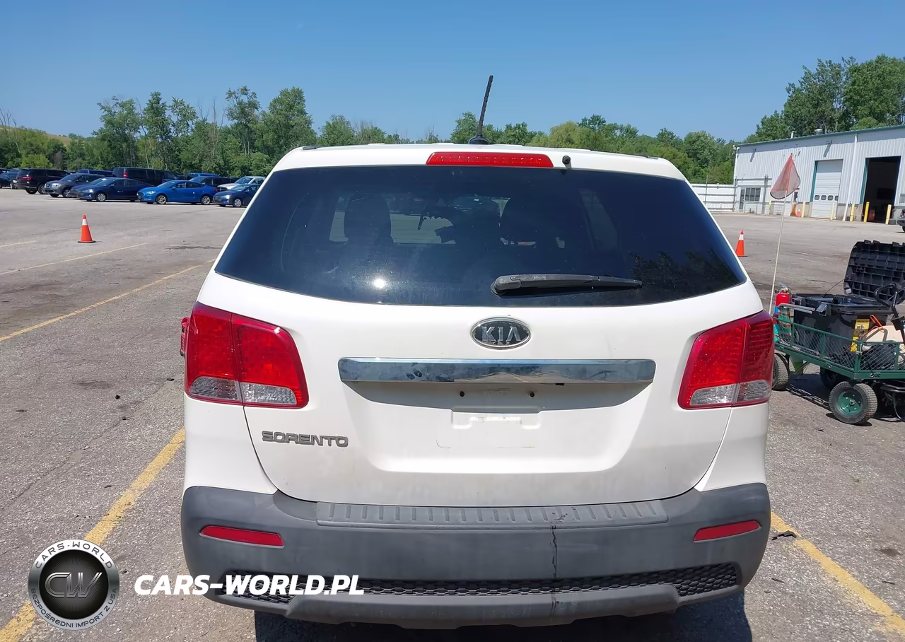 2013 Kia Sorento Lx VIN:5XYKTCA69DG322513 - 17