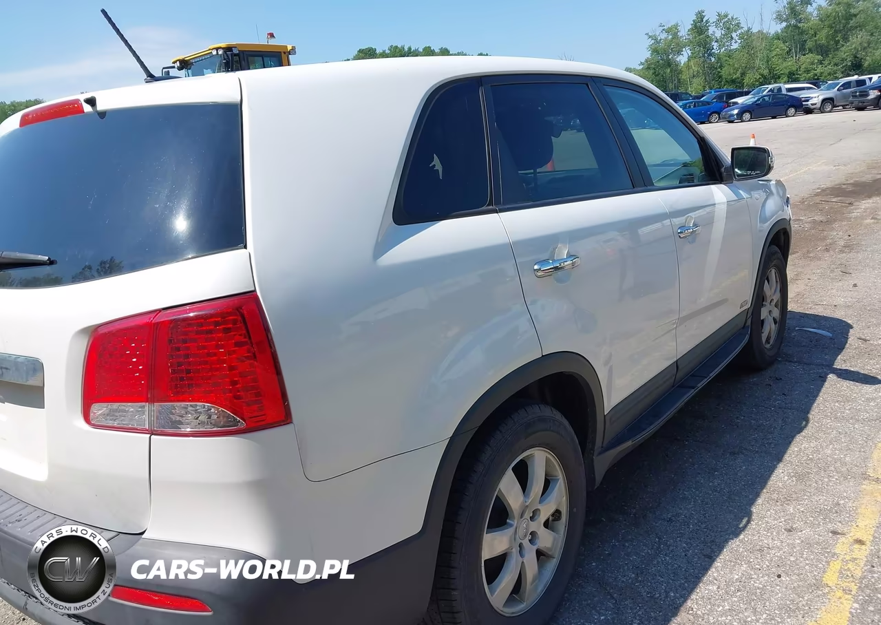 2013 Kia Sorento Lx VIN:5XYKTCA69DG322513 - 4