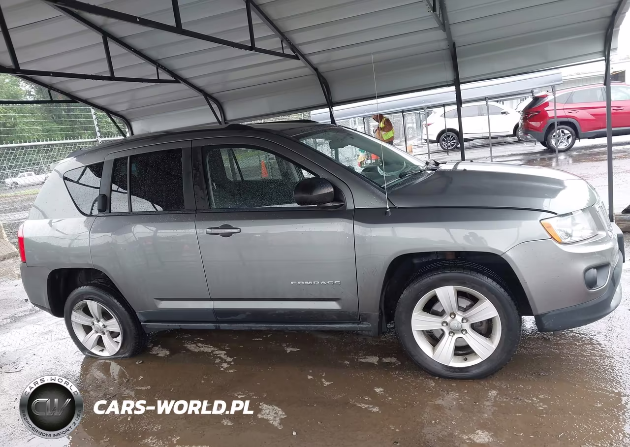 2013 Jeep Compass Latitude VIN:1C4NJDEB2DD237138 - 13