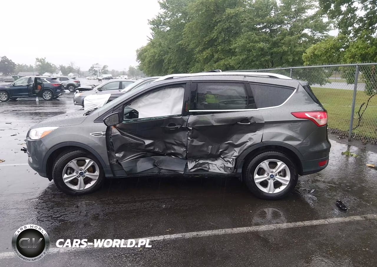 2015 Ford Escape Titanium VIN:1FMCU9JX7FUB38097 - 14