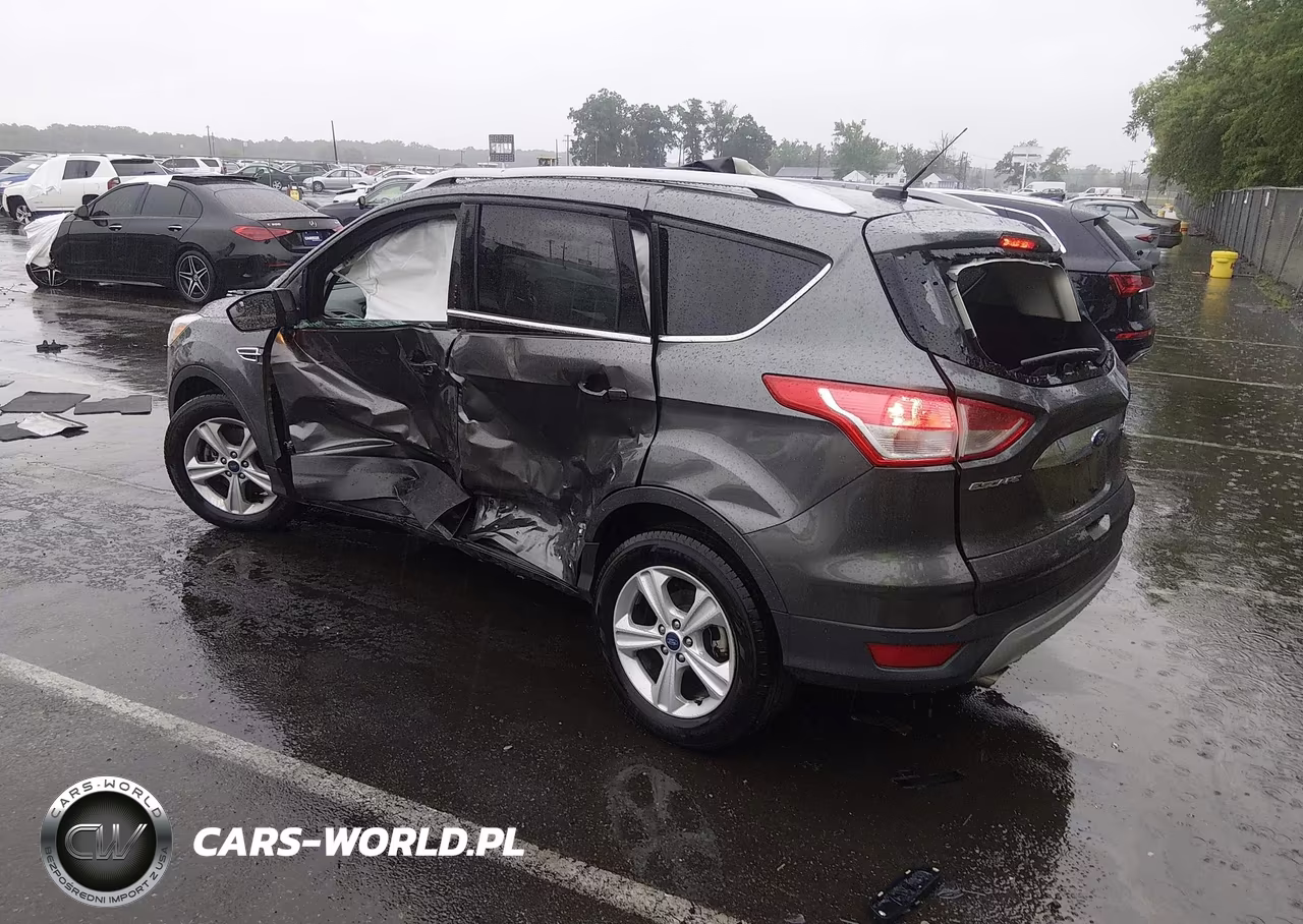 2015 Ford Escape Titanium VIN:1FMCU9JX7FUB38097 - 3