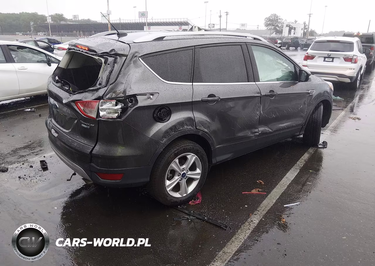 2015 Ford Escape Titanium VIN:1FMCU9JX7FUB38097 - 4