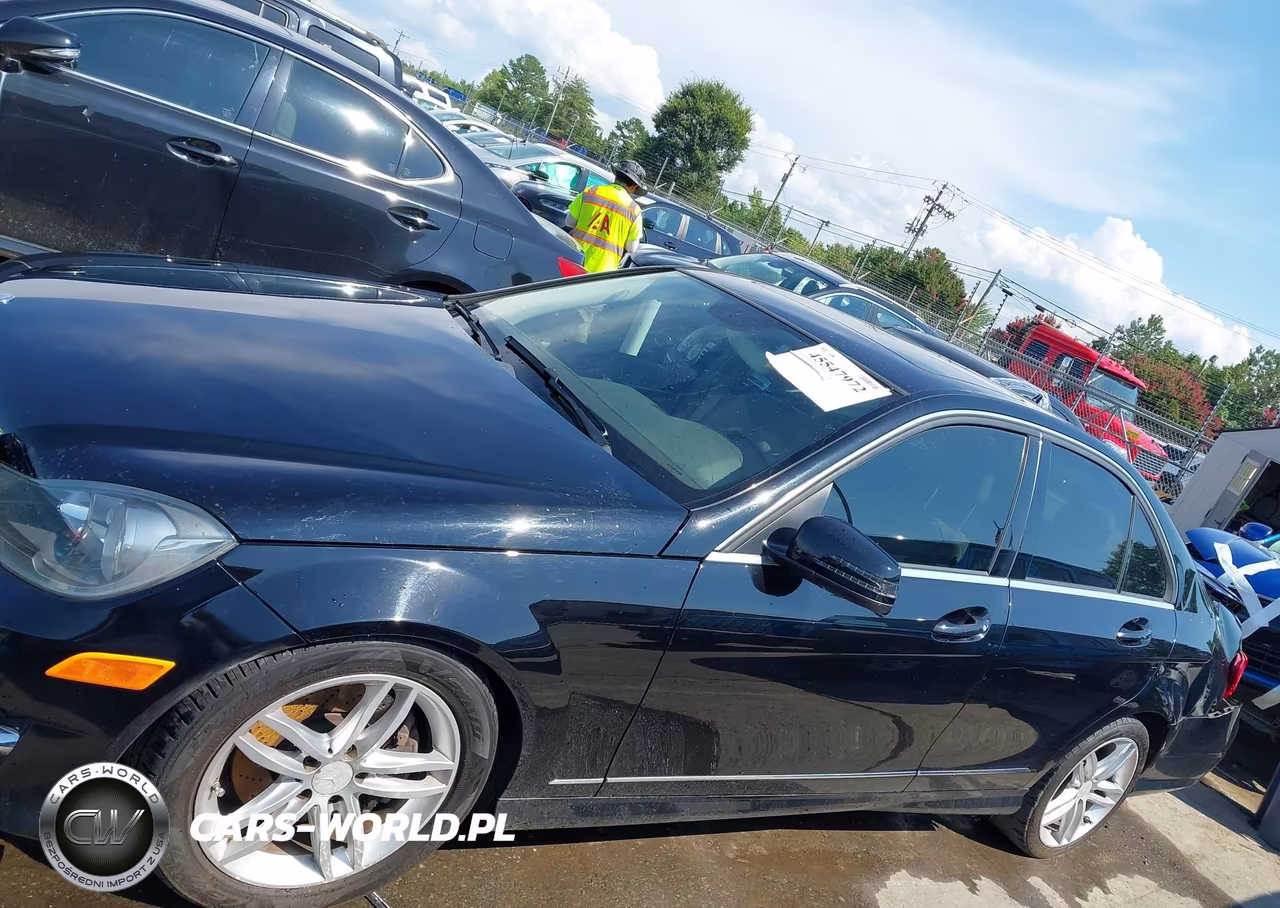 2013 Mercedes-Benz C 300 Luxury 4Matic-Sport 4Matic VIN:WDDGF8AB6DR285256 - 14