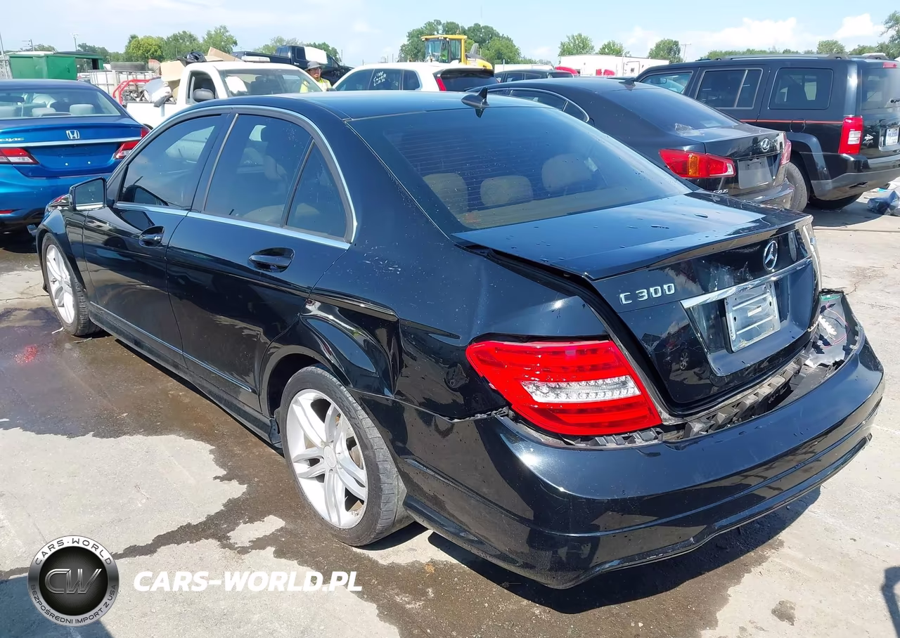 2013 Mercedes-Benz C 300 Luxury 4Matic-Sport 4Matic VIN:WDDGF8AB6DR285256 - 3