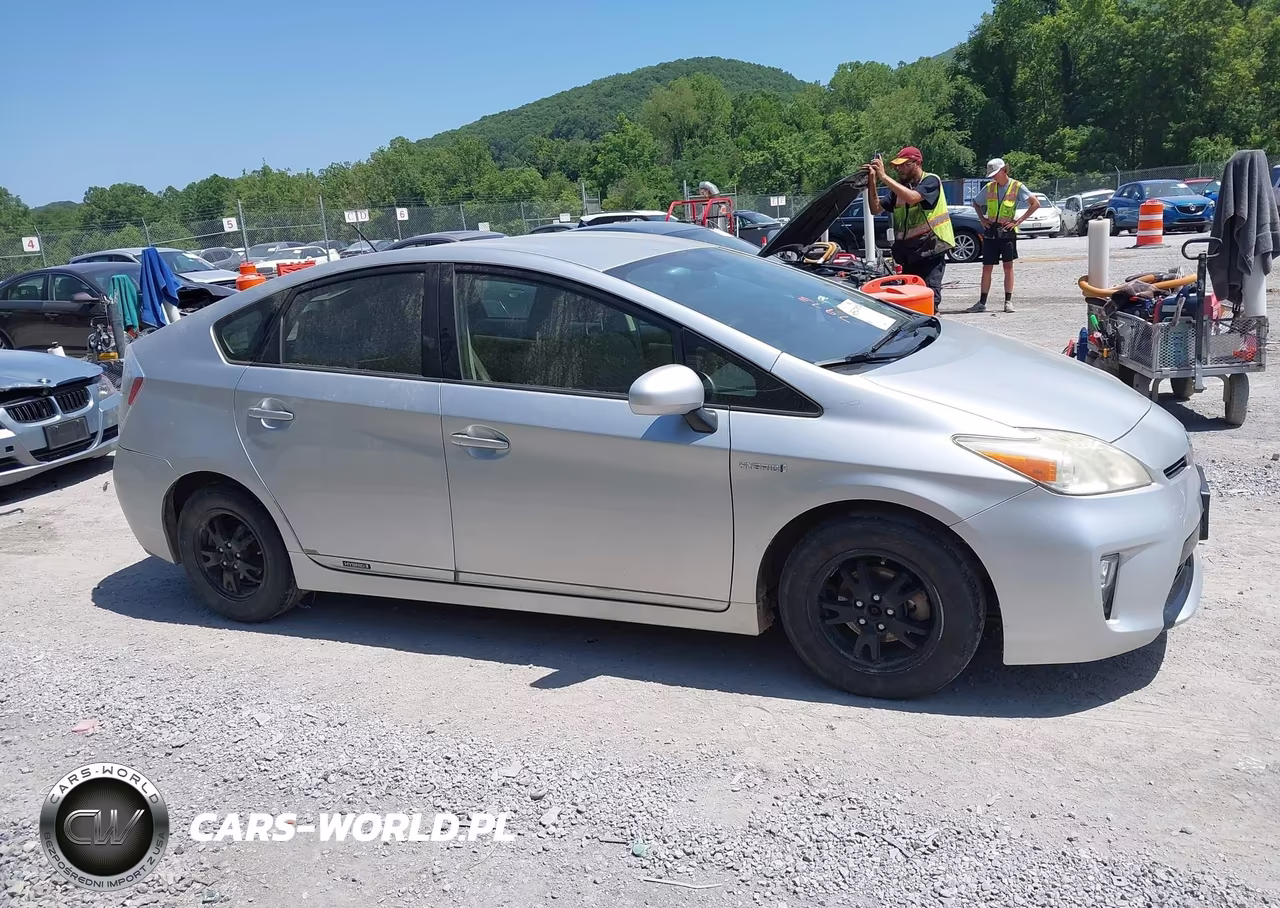 2012 Toyota Prius Two VIN:JTDKN3DU4C5439105 - 13