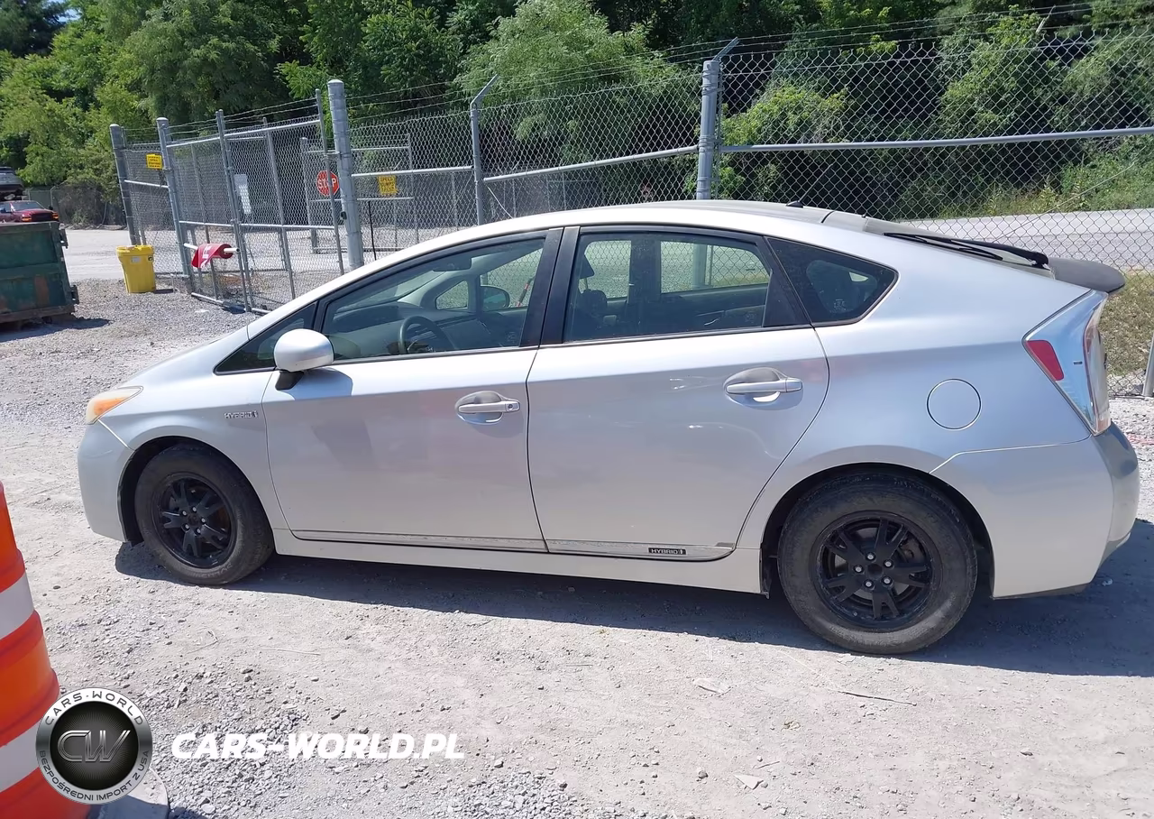 2012 Toyota Prius Two VIN:JTDKN3DU4C5439105 - 14
