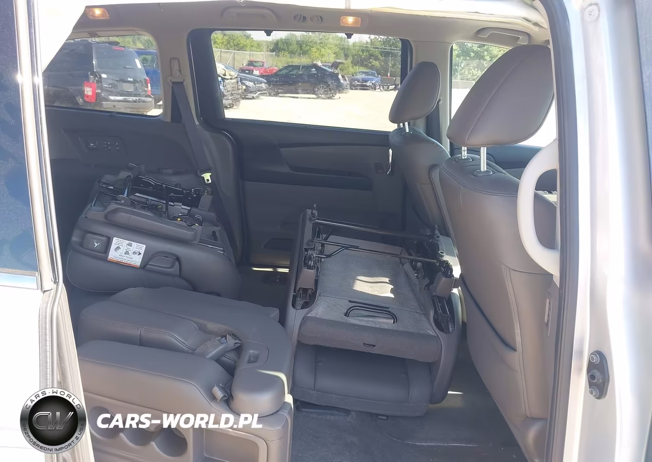 2015 Honda Odyssey Touring-Touring Elite VIN:5FNRL5H95FB098239 - 8