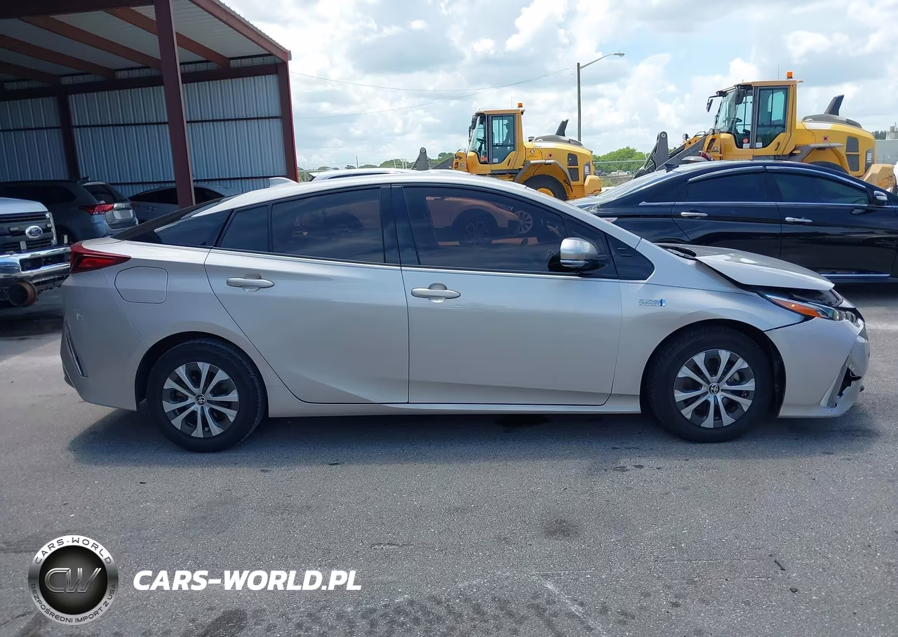 2020 Toyota Prius Prime Xle VIN:JTDKARFP3L3130601 - 13