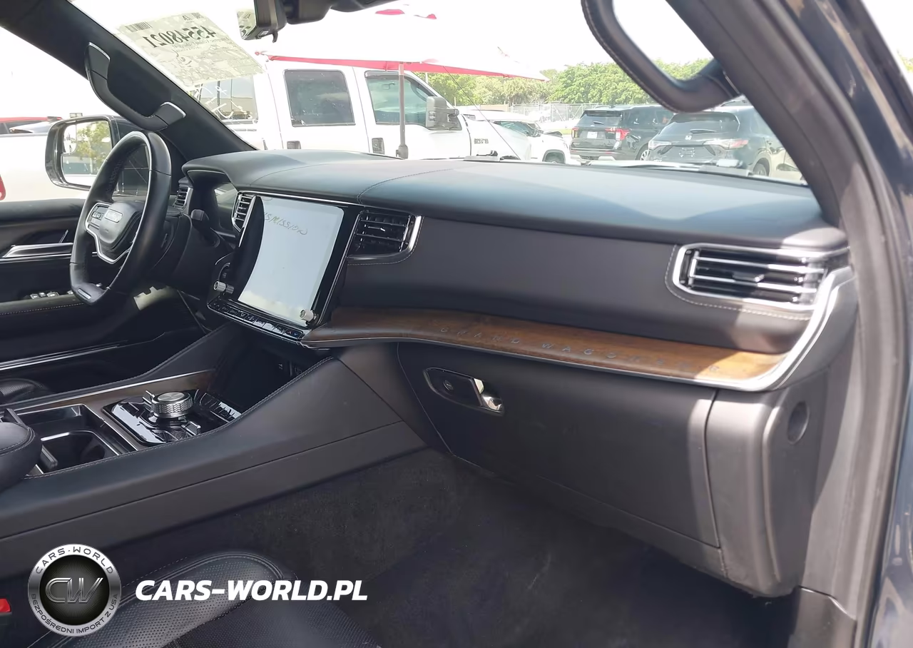 2023 Jeep Grand Wagoneer L Series Ii 4X4 VIN:1C4SJSFP1PS556841 - 5
