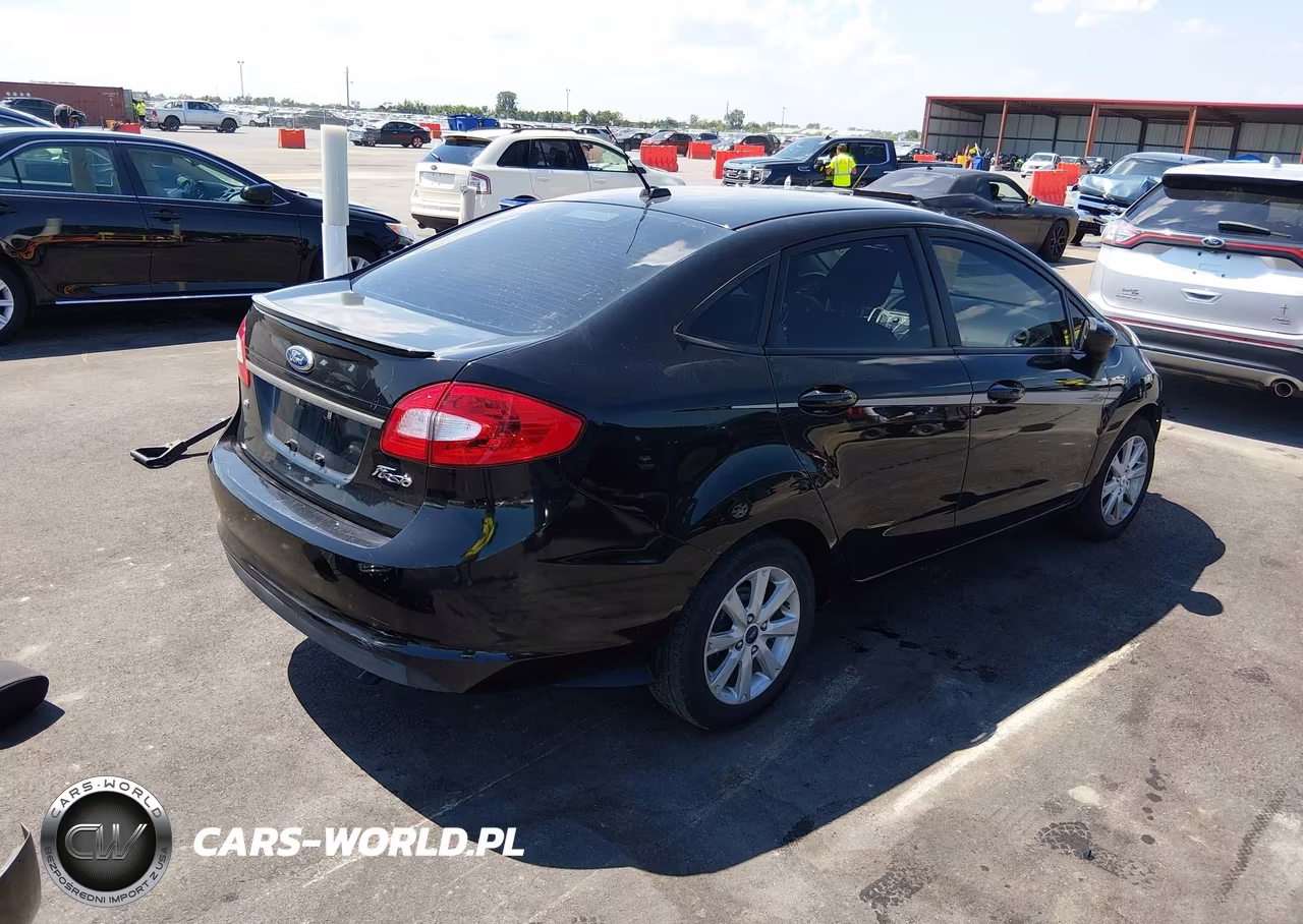 2011 Ford Fiesta Se VIN:3FADP4BJ9BM175752 - 4
