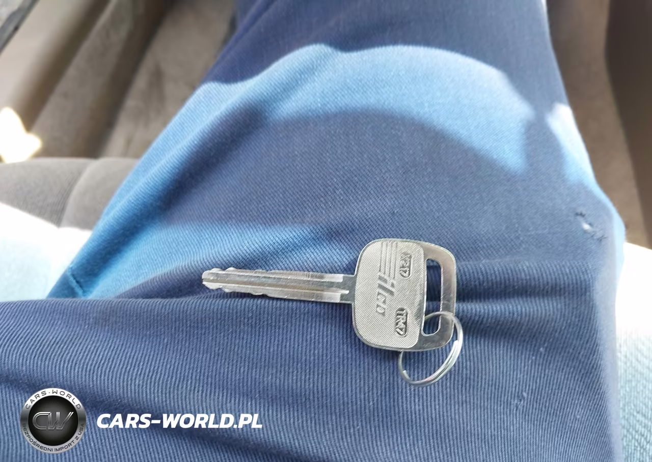 1999 Toyota Camry Ce VIN:4T1BG22K5XU531031 - 11