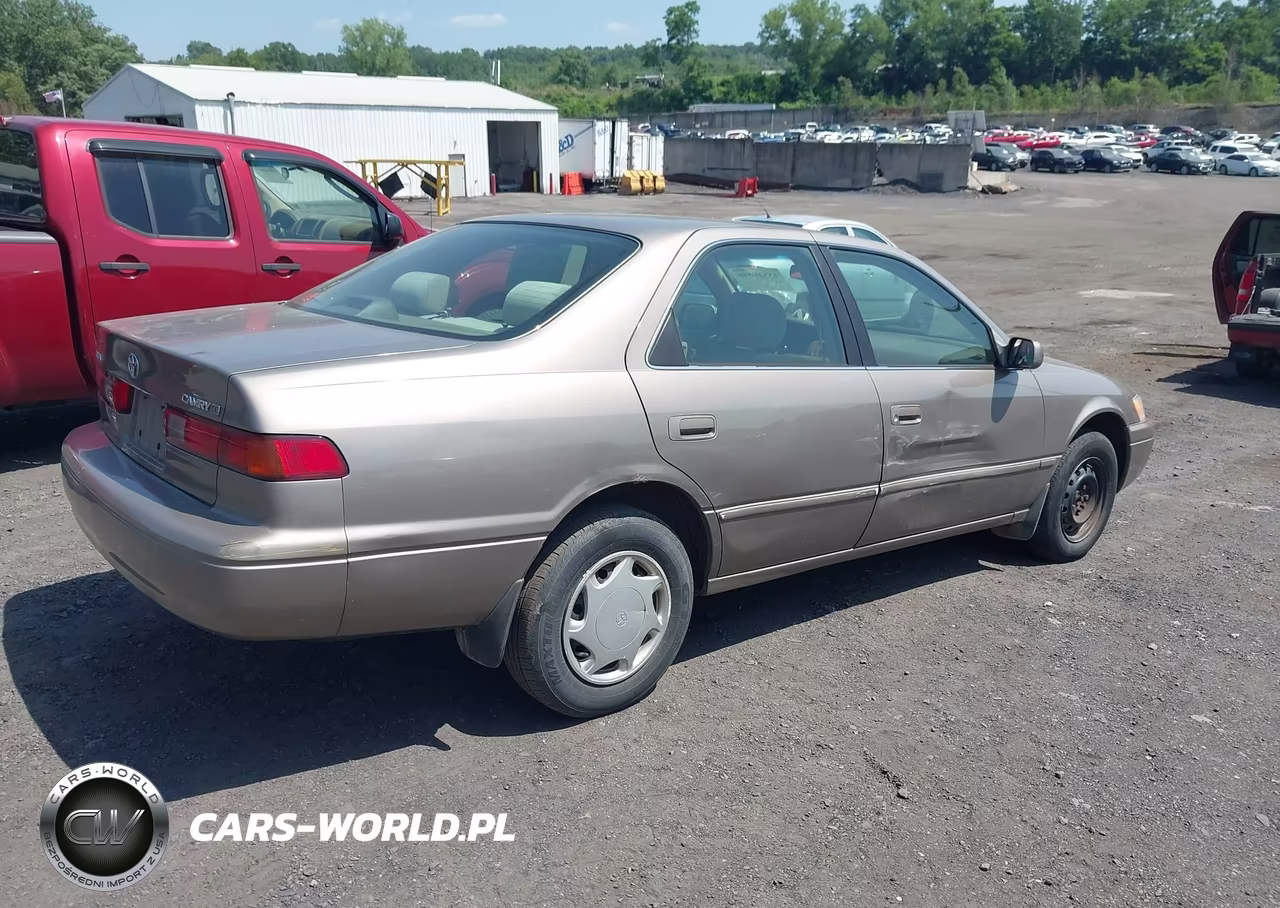 1999 Toyota Camry Ce VIN:4T1BG22K5XU531031 - 4
