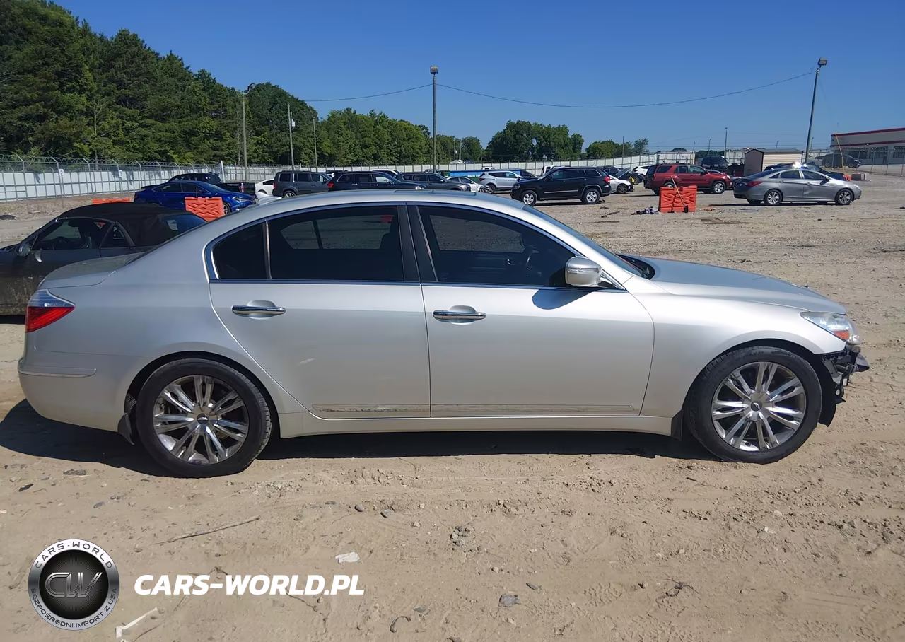 2011 Hyundai Genesis 4.6 VIN:KMHGC4DFXBU133738 - 14