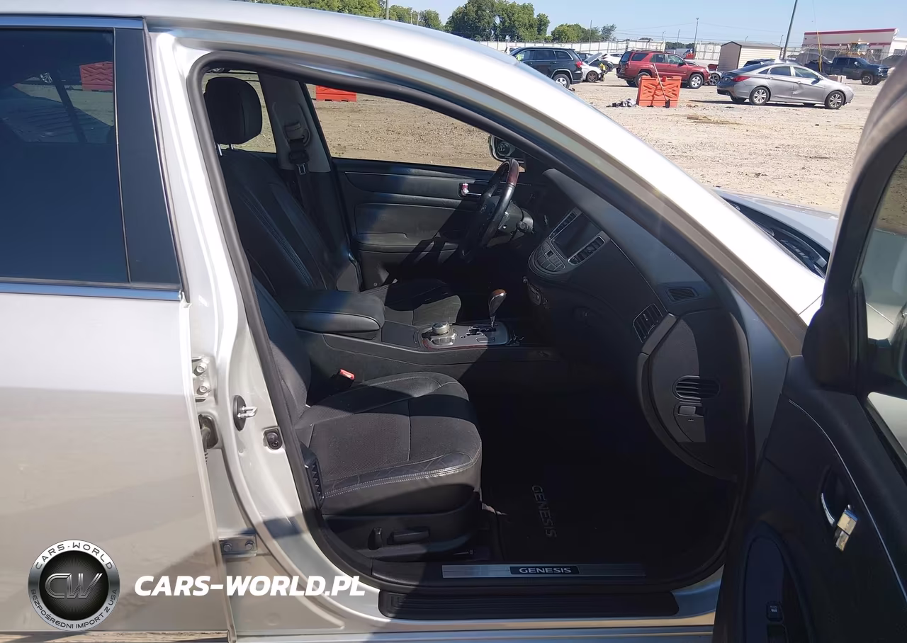 2011 Hyundai Genesis 4.6 VIN:KMHGC4DFXBU133738 - 5
