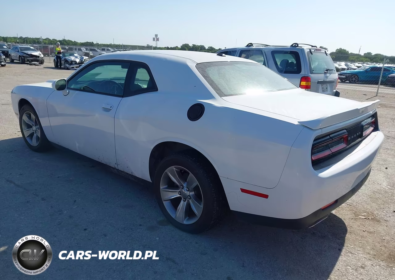 2018 Dodge Challenger Sxt VIN:2C3CDZAG5JH317761 - 3